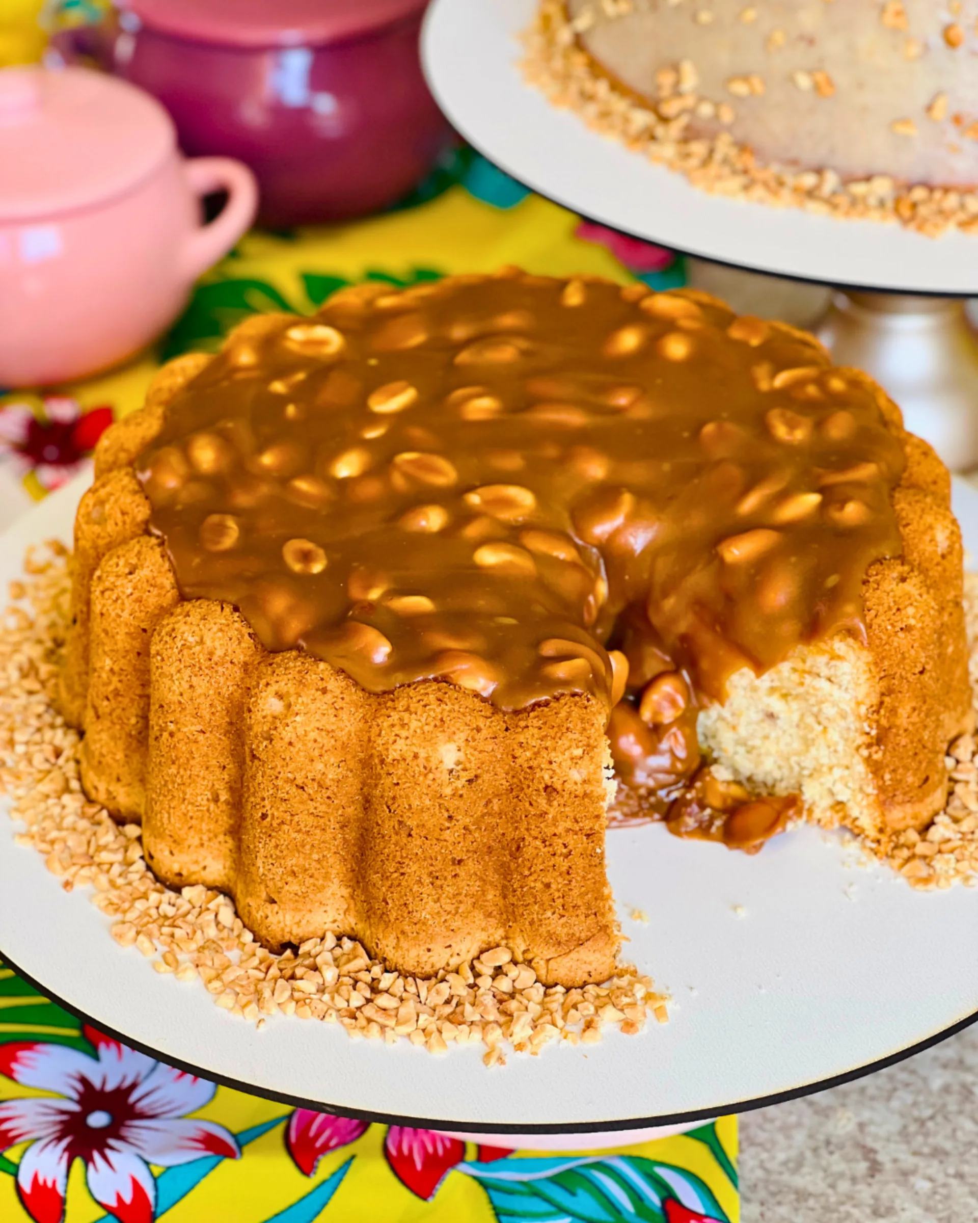 Bolo de Amendoim com Pé de Moleque